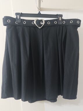Black Pleated Skirt With Grommet Belt Plus Size 1
